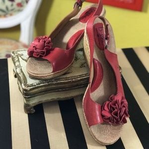 EUC B.O.C Coral Leather Wedges